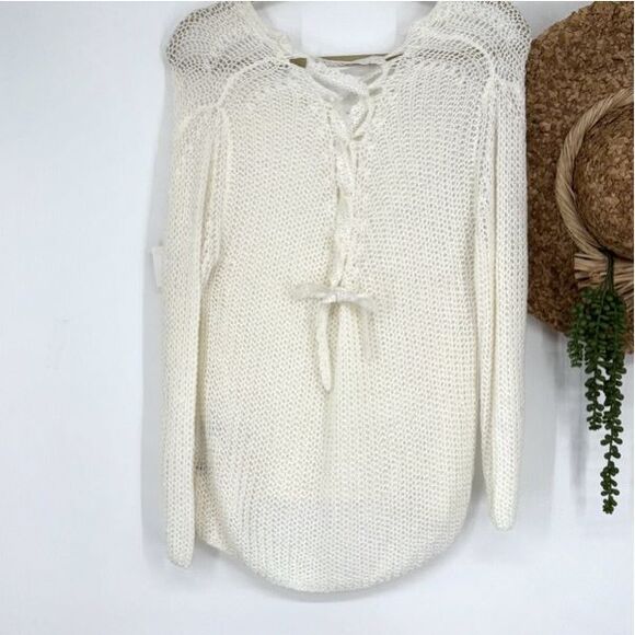 New Together Apparel Crocheted Open Weave Lace-Up Back V-Neck Sweater‎ Cream S/M - Picture 3 of 14
